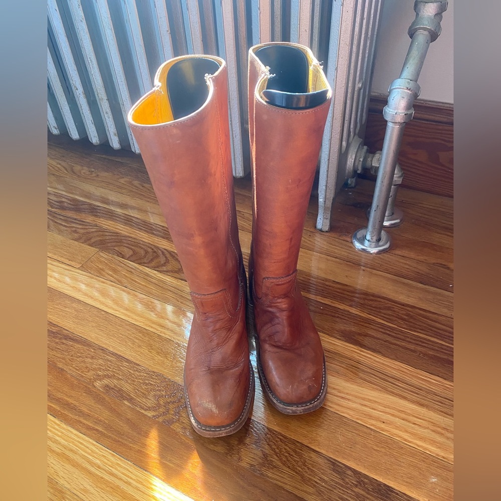 Excellent condition Frye Boots - Campus style color Saddle